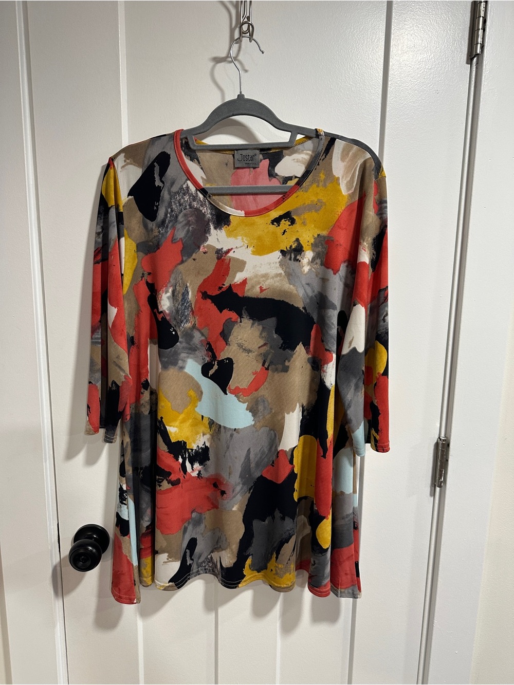 Jess & Jane Red Multi-Color Abstract Print Scoop Neck Top